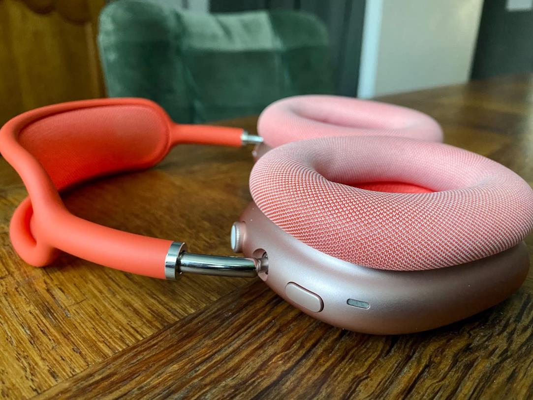 AirPods Max新舊對比：USB-C版無損音質能否值回票價？